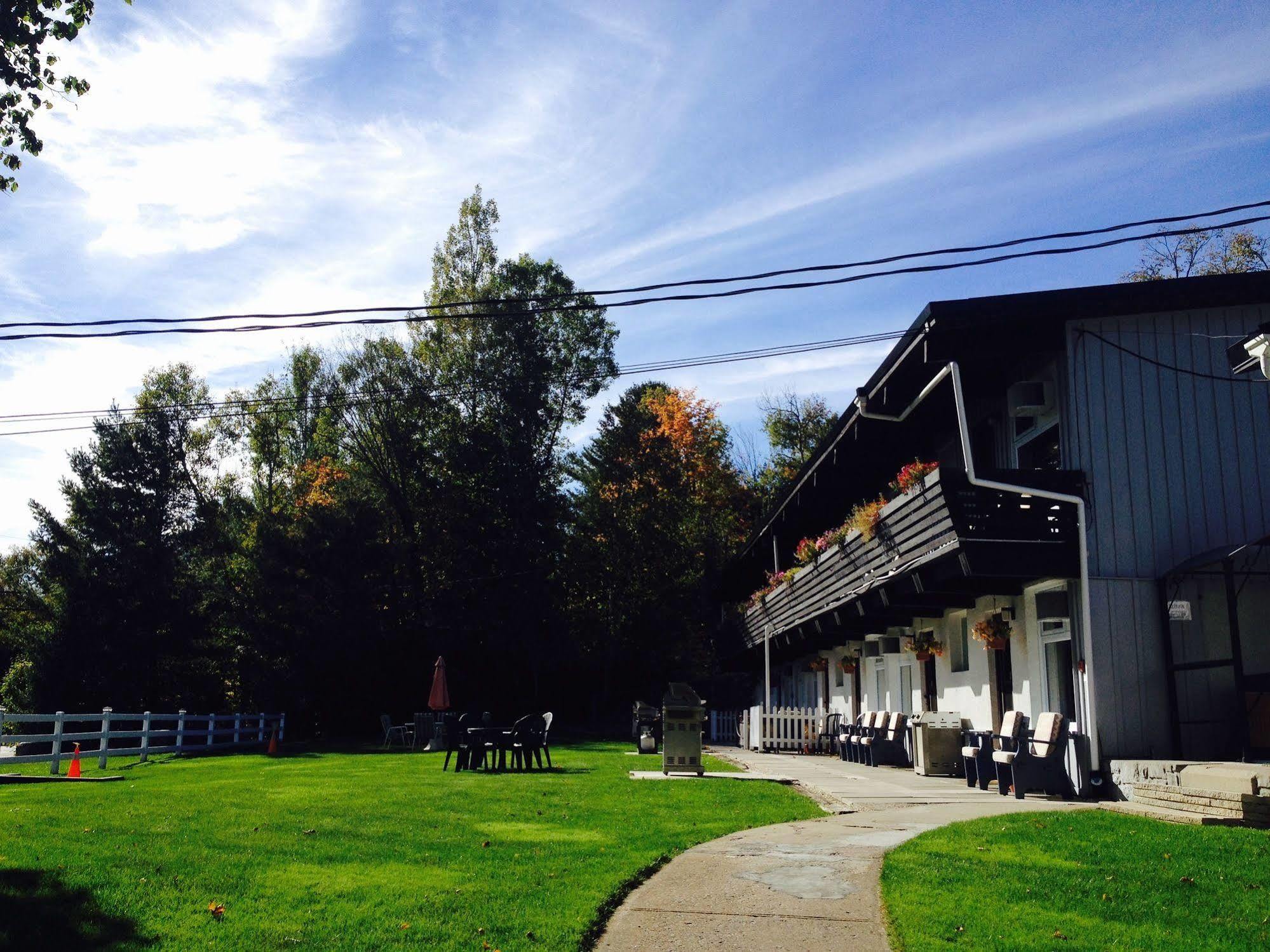 Lakeview Motel Haliburton Exteriör bild