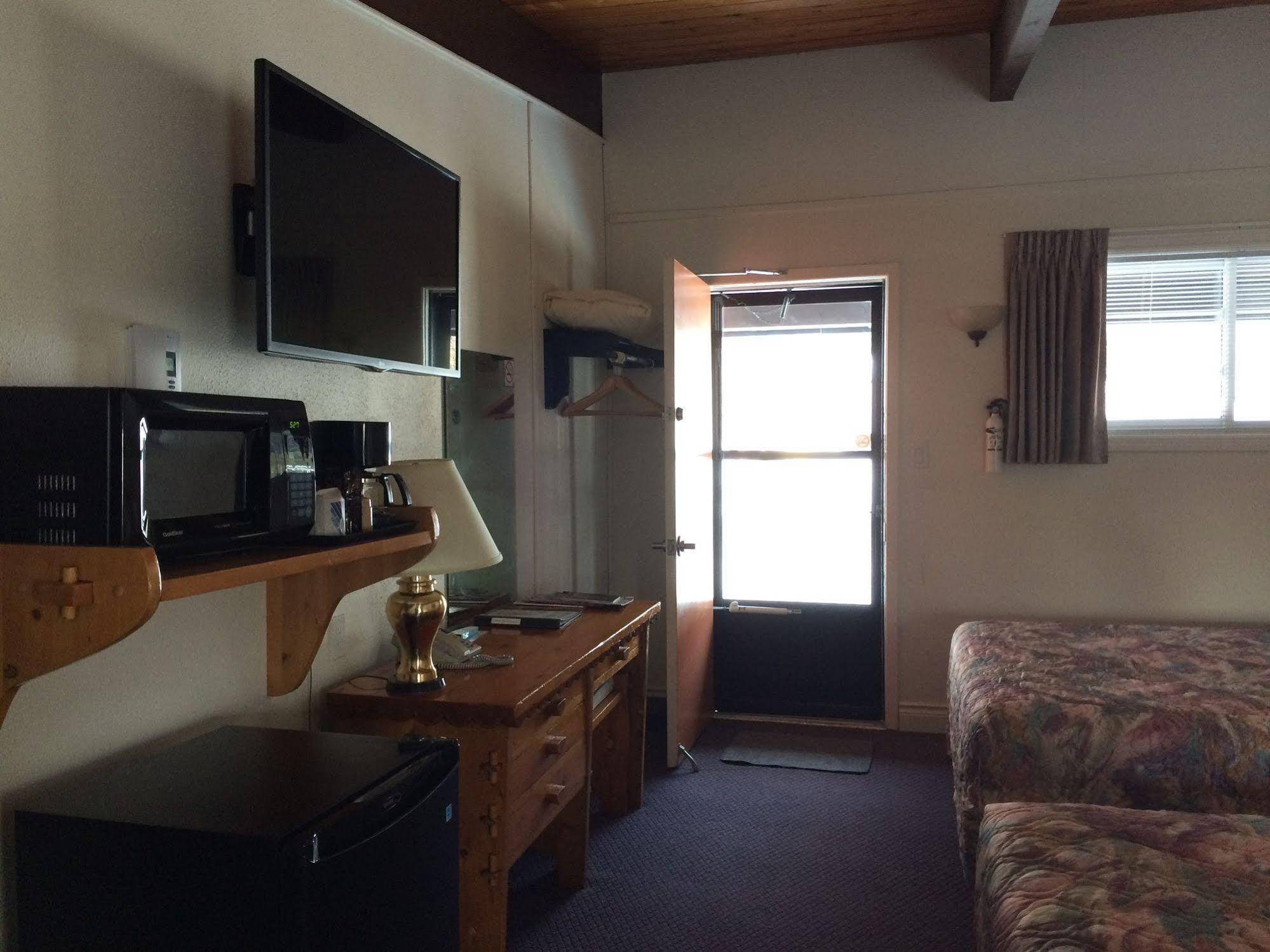 Lakeview Motel Haliburton Exteriör bild